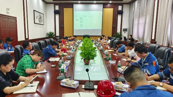 周建華副主席為匯源煤氣做“四化”建設專題培訓 周建華副主席為匯源煤氣做“四化”建設專題培訓